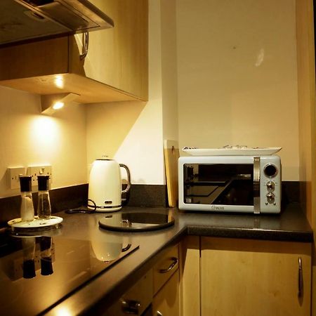 Newly Refurbished 1 Bed First Floor Apartment With Wifi Cosham Eksteriør bilde